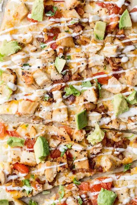 Aside from quickly curbing my hunger, having an easy flatbread pizza recipe. Avocado Chicken Flatbread Pizza - Valentina's Corner