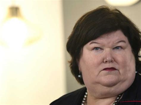 Our current minister of health, maggie de block, is squeezing us as belgians in many areas. Maggie De Block in nauwe schoentjes: "Dit is de druppel die de emmer doet overlopen" | Redactie24