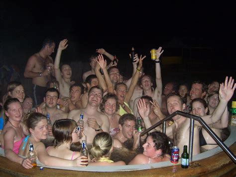 Overall, 4,109,609 people or 53.97% of washington 's population have been fully vaccinated. How many people can fit in a hot tub WA | We actually ...