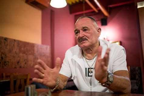 Nagy feró szinte minden szabadidejét az unokái mellett tölti, nem telhet el úgy nap, hogy ne beszéljenek egymással. Nagy Feró: „Szerettem próbálgatni a határokat" - Színház.hu