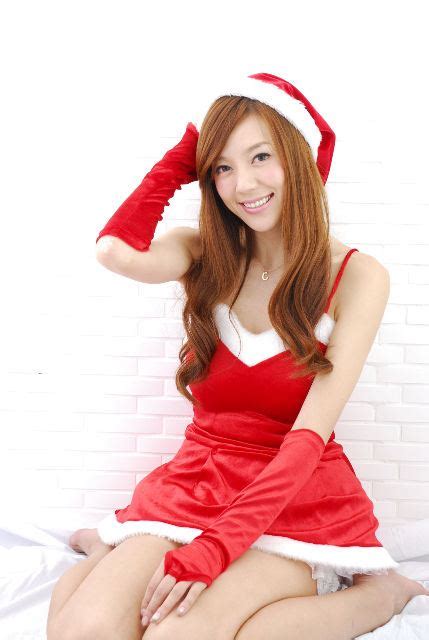 Chinese sirens is an chinese entertainment blog dedicated to bringing you the hottest picture ,news and models from china. Chinese Girls for Christmas - Chinese Sirens