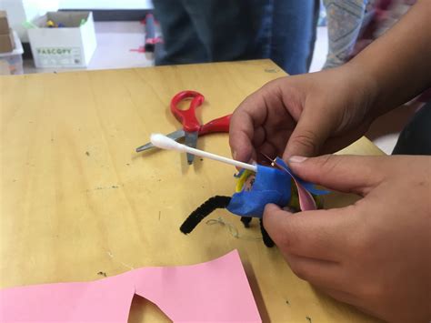 Grade 5 learning gudies of natural science. Design a Pollinator (2nd Grade) - Avada Science