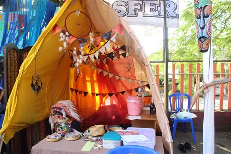 Dengan banyaknya kesenian atau hasil kerajinan tangan dari murid — murid di sekolah, sekiranya kami dari pihak sekolah khususnya guru kesenian. Paling Keren Contoh Tema Bazar Makanan Di Sekolah - Panda ...