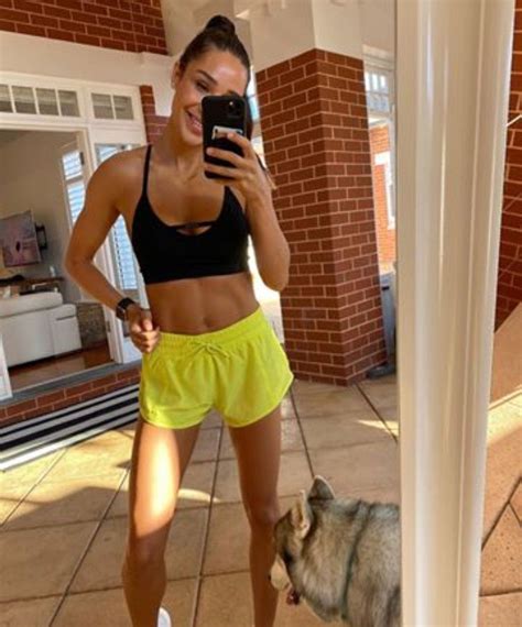 This allows you to quickly reach the perfect shape. Kayla Itsines abs exercise list in 2020 | Kayla itsines ...