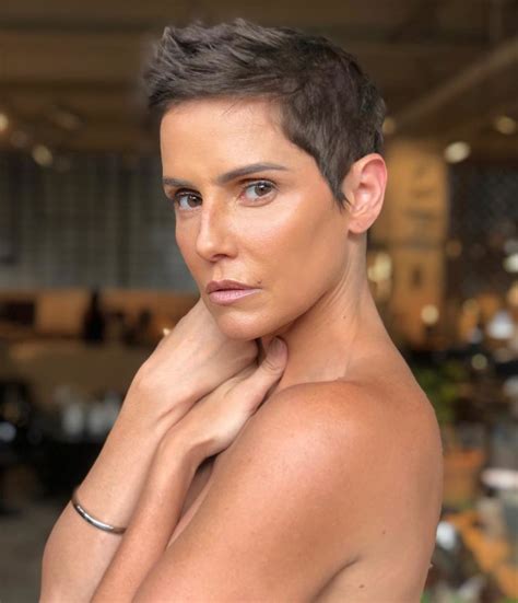 Deborah secco was born on november 26, 1979 in rio de janeiro, rio de janeiro, brazil as deborah fialho secco. Deborah Secco sofre transformação radical com mudança de ...