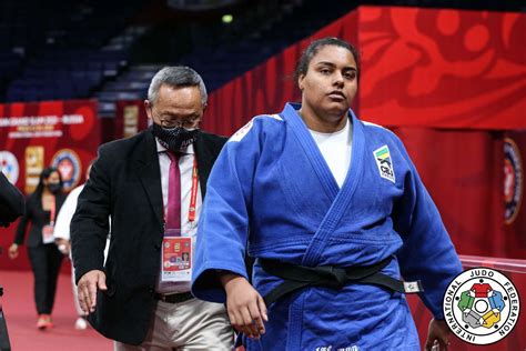 ✪ maria suelen altheman vence a primeira no mundial de judô! JudoInside - Maria Suelen Altheman Judoka