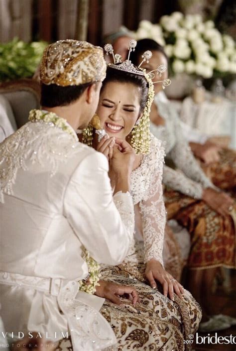 Foto prewed raisa dan hamish. Eksklusif! Pernikahan Raisa dan Hamish: Album Foto Seremoni Akad Nikah dan Resepsi Siang ...