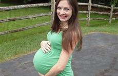 pregnant women bodies skinny belly butt people really fake model critiquing stop please weeks selfies gain sarah stage womens re
