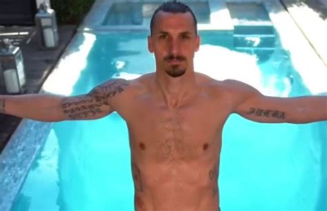 Zlatan ibrahimović is a swedish professional association footballer who has represented sweden at international level between 2001 and 2016, and from 2021 onwards. Ibra lässt die Hüllen fallen: Fußballstar zieht sich für ...