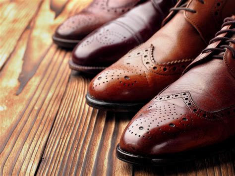 Zeitlose schnürer für herren als business schuhe oder für den alltag. echte budapester schuhe 07f543