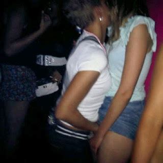 День пляжного мяча / beach ball day (enature.net. See What Lagos Club Girls Are Caught Doing To Each Other ...