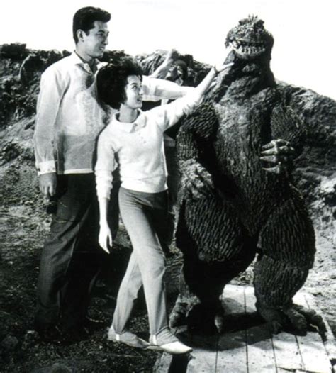 Godzilla vs king kong (stop motion) | king kong vs godzilla 50th anniversary tribute. Behind-the-scenes Godzilla photos were charming ...