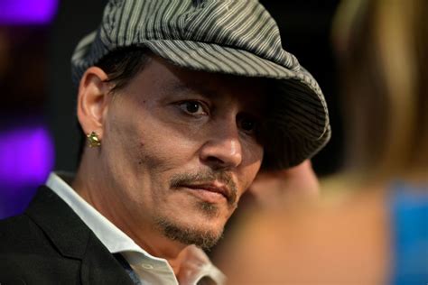 Johnny depp is an american actor and producer who has a net worth of $150 million.to date, johnny depp's many successful films have grossed over $3.4 billion in america and. Johnny Depp 2019: ecco i suo film nelle sale il prossimo anno