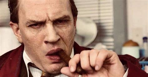 Yetkililer, i̇talya'da pek çok kişinin mafyanın sunduğu yardım elini kabul etmekten başka çözüm yolu bulamama hissine kapıldığını söylüyor. TOM HARDY İtalyan Mafyası Olarak Dönüyor, De Niro'ya ...
