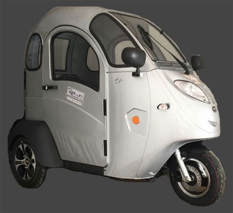 Menggunakan radiator sehingga mesin lebih dingin dan lebih kuat saat dipakai mengangkut beban berat dalam jangka waktu lama. Ini Lho Motor Listrik Roda 3 'Motec R3' yang Bikin Heboh ...