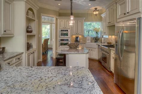 What are your favorite kitchen cabinet paint colors? like the paint color in this kitchen! | Kitchen desks ...