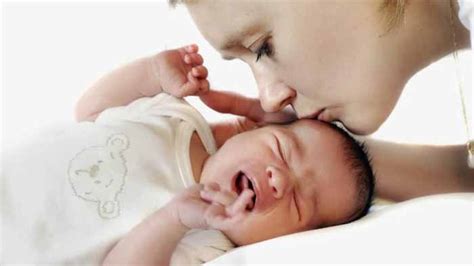 Kebanyakan orang menganggap bahwa hidung bisa tersumbat karena banyaknya cairan di dalam rongga hidung. 5 Cara Mengobati Hidung Tersumbat pada Anak Usia 1 sampai ...