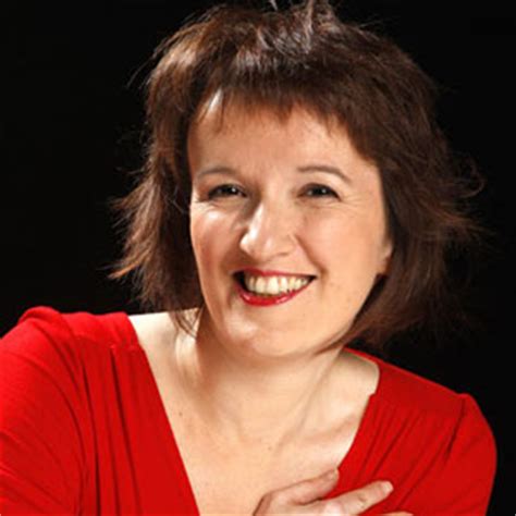 Elle est notamment connue pour ses sketchs retransmis à la télévision ou à la radio et pour ses spectacles sur scène. Anne Roumanoff : L'humoriste française la mieux payée en ...