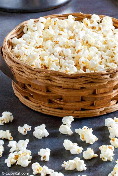 Pull homemade kettle corn from heat before your corn stops popping. How to Make Kettle Corn | Recipe in 2020 | Sweet and salty ...