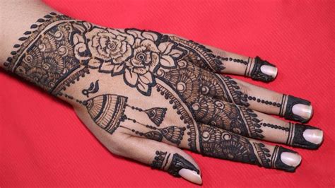 Saadaval on lihtne mehndi disain. mehndi design,mehndi,design henna,simple mehndi design ...