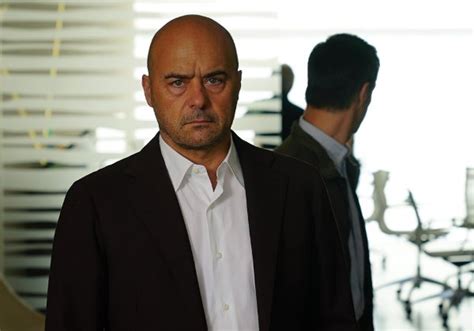 Shelve altri casi per il commissario montalbano: Il Commissario Montalbano, Un diario del '43 - 6 aprile ...