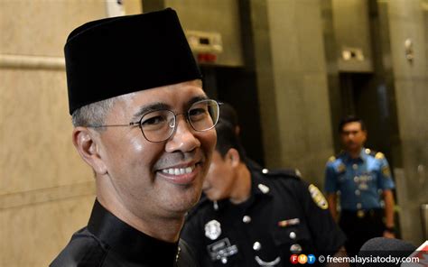 Menteri besar atau ketua menteri adalah gelaran yang diberikan kepada ketua eksekutif kerajaan negeri di 3. Malaysia ada mudah tunai mencukupi untuk laksana pelan ...