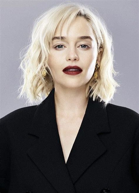 Emilia clarke's hair is now targaryen blond — permanently! Emilia Clarke | Emilia clarke hair, Emilia clarke, Blonde