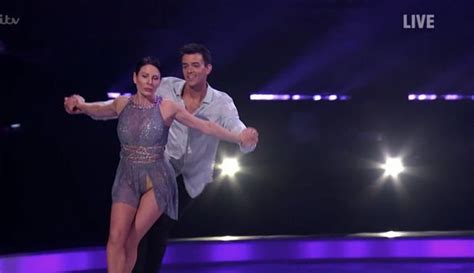 Dancing on ice kicks off on sunday at 6pm on itv. Dancing On Ice: Fans slam judges' decision to save Kevin ...