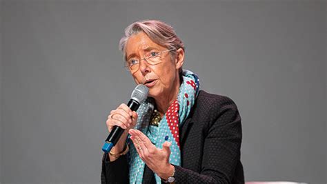 Élisabeth borne is a french politician of la république en marche! Elisabeth Borne: "Ségolène Royal a franchi la ligne rouge ...