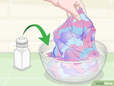 Anda membutuhkan 1 botol air untuk setiap warna yang akan digunakan. 4 Cara untuk Membuat Jumputan dengan Pewarna Makanan - wikiHow