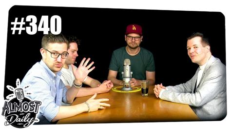 Schmitt junior (född 1987 ) är en tysk filmkritiker , webbvideoproducent , podcastpresentatör och författare. Wie emotional macht uns Social Media? | Almost Daily mit Wolfgang M. Schmitt #340 - YouTube