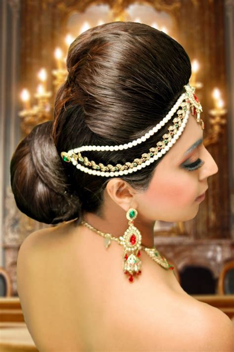 That is why choosing indian wedding hairstyle for short hair without exaggeration we reviewed more than a hundred other options for this request. Best Hairstyles for Indian Wedding
