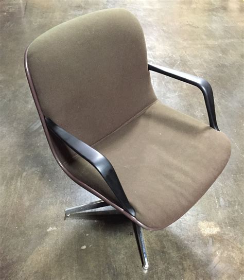 Art chair knoll chairs upholstered swivel chairs comfortable living room chairs modern swivel chair vintage knoll upholstery fabric for chairs overstuffed chairs saarinen. Vintage Steelcase Mid Century Modern Executive Office ...