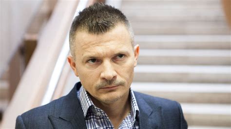 Otázniky vyvolávajú miliónové prevody na jeho účty v privatbanke. Počiatek priznal pravosť nahrávky s Trnkom - Domáce ...