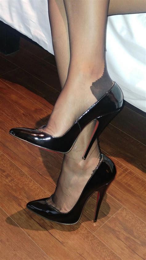 Scarica e usa 10.000+ foto di archivio di scarpe con tacco gratuitamente. #Stilettoheels #Hothighheels | Scarpe con tacchi a spillo ...
