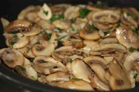 Why should beef stroganoff come from a box, when it is so quick and easy to make from scratch? Hamburger Stroganoff Recipe: CheapCooking.com | Recipe ...