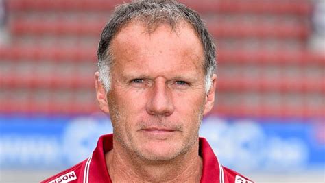 Hd waregem, zf zulte waregem, zulte png grafik görüntüleri kaynaklarını seçin ve png, svg veya eps biçiminde indirin. Ook assistent-coach Eddy Van den Berge blijft trouw aan ...