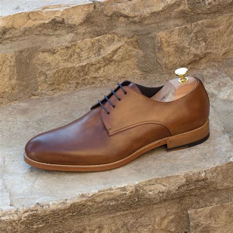 Derby shoes are the classical choice for men with good taste. Classic Derby Shoes 👞 Customize your style - Animas Code