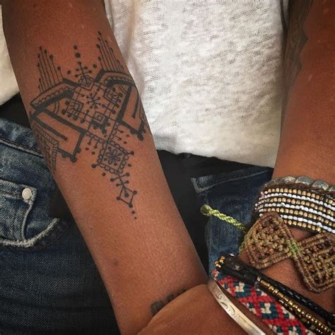 The berber tribe, specifically, has been engaged in tattooing symbolic motifs on their bodies for centuries. A.Roux on Instagram: "///Berber Tattoo/// merci @malireve ...