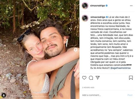 Para celebrar o dia 1 de abril, considerado o dia da mentira, agatha moreira decidiu pregar uma peça em seu namorado, rodrigo simas. Rodrigo Simas celebra dois anos de namoro com Agatha Moreira