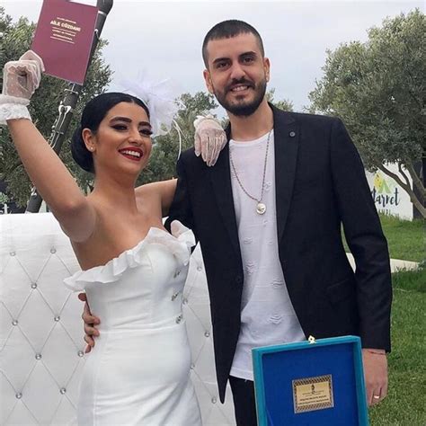 +90 534 275 98 98 mail : Hüsnü Şenlendirici İzmir'deki çiftliğinde oğlunu ...