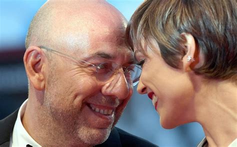 Paolo virzì's films include el capital humano, the first beautiful thing, like crazy, hardboiled egg. Venezia, la pazza gioia di Paolo Virzì accanto alla sua ...