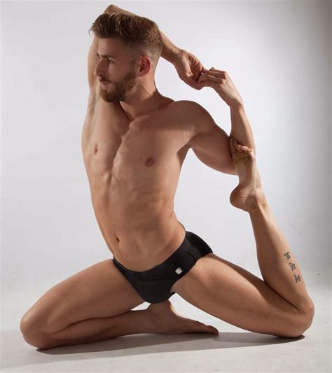 Yoga is highly beneficial for a teen's mental & physical health. Pin på Male Yoga