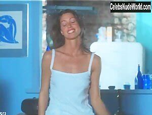 Elizabeth is well known for her roles in comedy films such as american pie, scary movie and jay and silent bob strike shannon started out as a fashion model before going into acting, her first films were jack frost and dish dogs. Shannon Elizabeth Nude - Leaked Videos, Pics and Sex Tapes ...