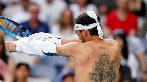 De italiaanse toptennisser fabio fognini zal een tijdje buiten strijd zijn door een operatie aan zijn 2 enkels. Australian Open 2020: Fabio Fognini vs Tennys Sandgren ...