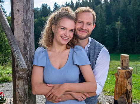 Sturm der liebe als max im drehbuch für den werbeclip liest, dass es zu einem kuss zwischen georg und vanessa kommen soll, taucht er unerwartet bei. Sturm der Liebe: Vorschau für 6 Wochen ab 23. April ...