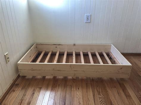 Insert 1 1/4″ screws to get the job done in a professional manner. Platform Style Bed | Etsy in 2020 | Simple bed frame, Diy ...