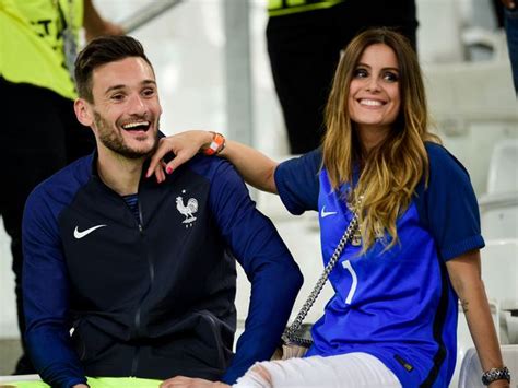 1,817 отметок «нравится», 17 комментариев — family2foot2 (@family2foot2) в instagram: Comment Hugo Lloris a-t-il rencontré sa femme Marine Lloris