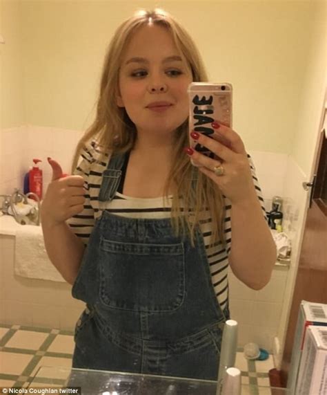 16 yaşında ve 1.95 boyundaki kaleci, buffon ve peruzzi gibi isimleri sollayarak serie a'da sahaya çıkan en genç file bekçisi unvanını elde etti. Derry Girls' Nicola Coughlan is 31 and plays 16-year-old ...