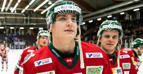 Läs mer om lagen i hockeyallsvenskan. Värvningsbomben bekräftad: Supertalangen lämnar SHL ...